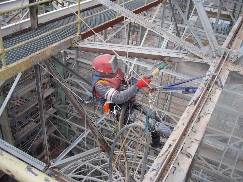 Piaskowanie-malowanie konstrukcji stalowej roboty wysokościowe